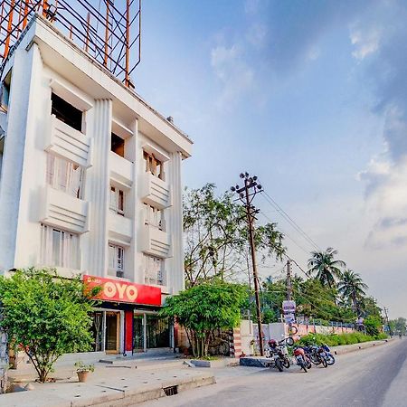 Oyo 13521 Sudhriti Hotel シリグリ エクステリア 写真