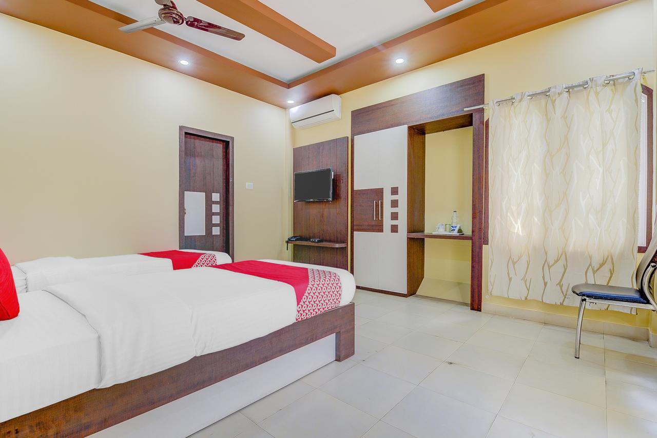 Oyo 13521 Sudhriti Hotel シリグリ エクステリア 写真