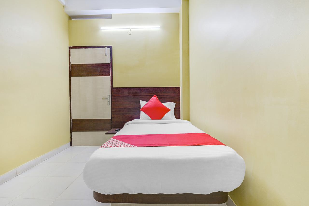 Oyo 13521 Sudhriti Hotel シリグリ エクステリア 写真