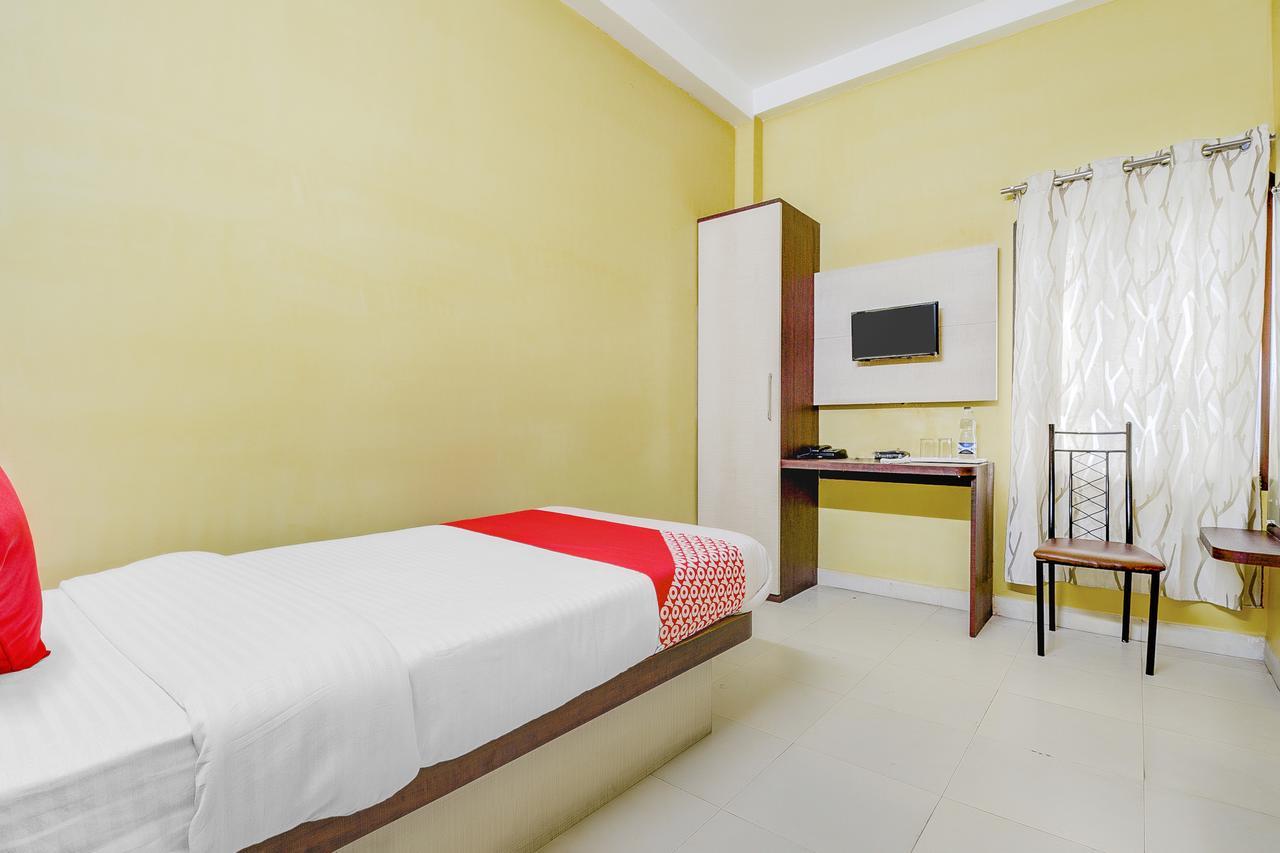 Oyo 13521 Sudhriti Hotel シリグリ エクステリア 写真