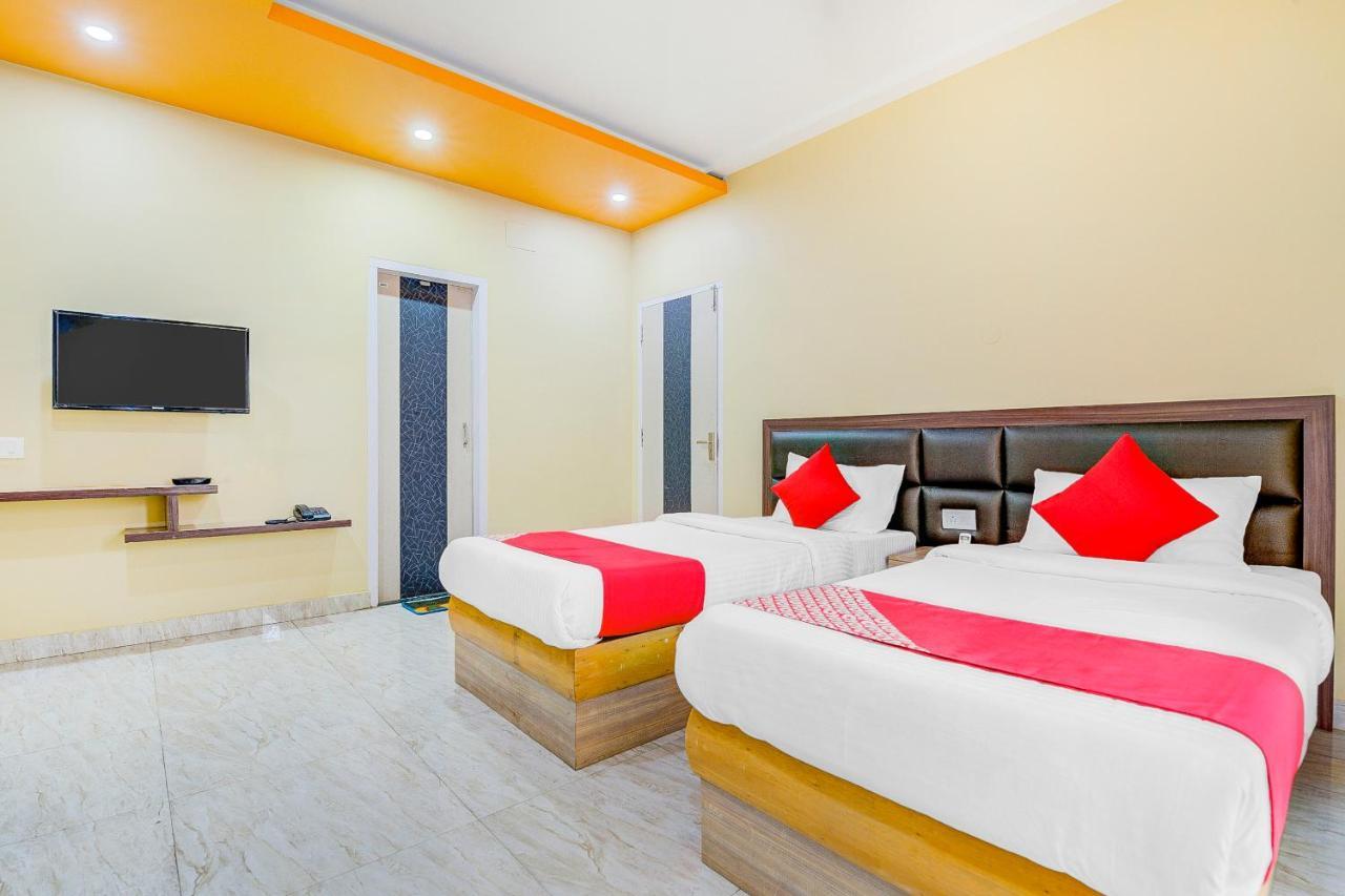 Oyo 13521 Sudhriti Hotel シリグリ エクステリア 写真